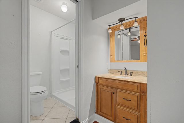 413 Farrer Street, Angleton, TX 77515