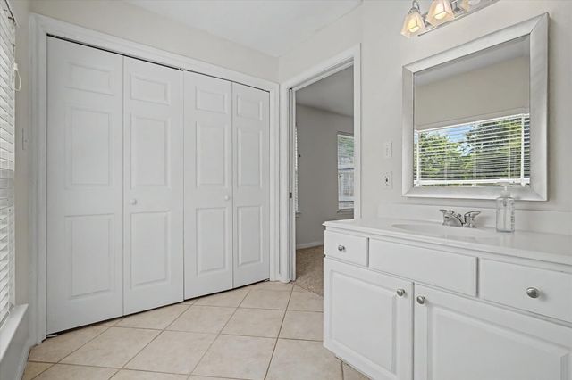413 Farrer Street, Angleton, TX 77515