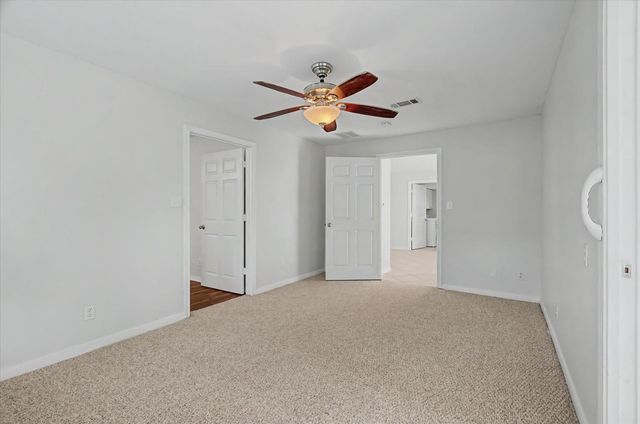 413 Farrer Street, Angleton, TX 77515