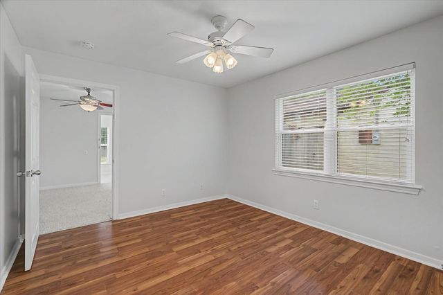 413 Farrer Street, Angleton, TX 77515