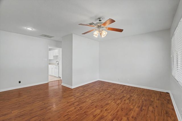 413 Farrer Street, Angleton, TX 77515