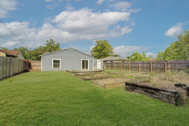413 Farrer Street, Angleton, TX 77515