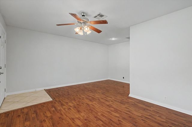 413 Farrer Street, Angleton, TX 77515