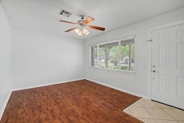 413 Farrer Street, Angleton, TX 77515