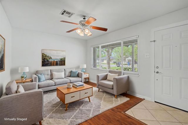 413 Farrer Street, Angleton, TX 77515