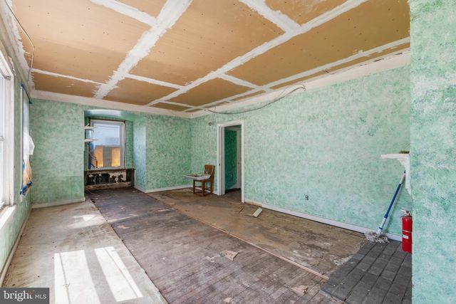 908 W STATE ST, Trenton, NJ 08618