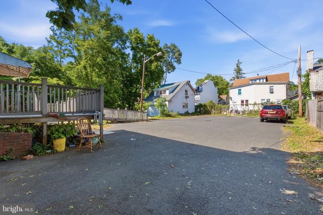 908 W STATE ST, Trenton, NJ 08618