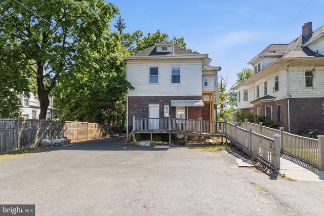 908 W STATE ST, Trenton, NJ 08618