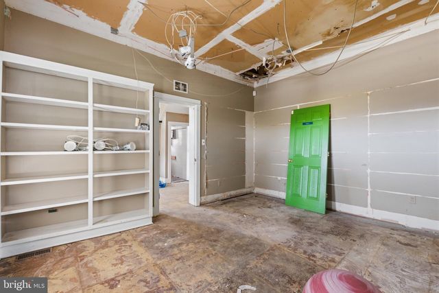 908 W STATE ST, Trenton, NJ 08618