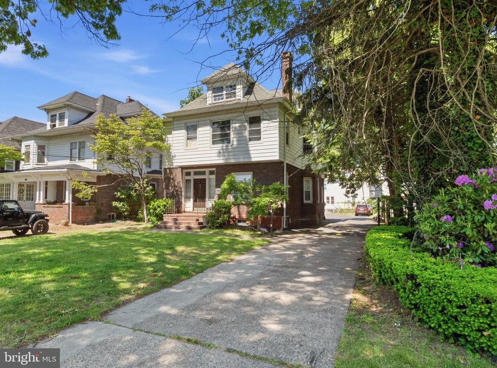 908 W STATE ST, Trenton, NJ 08618
