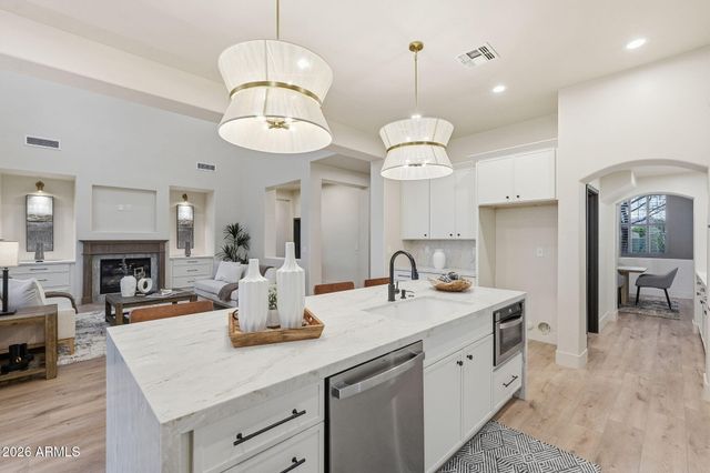 40207 N HICKOK Trail, Phoenix, AZ 85086