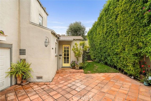 5130 W 20th, Los Angeles, CA 90016