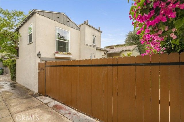 5130 W 20th, Los Angeles, CA 90016