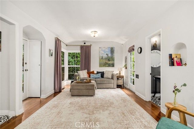 5130 W 20th, Los Angeles, CA 90016
