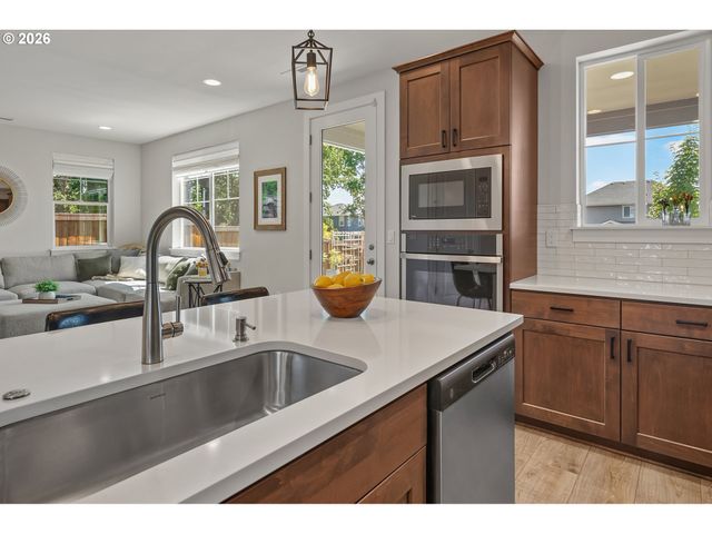 6748 Sw LUPINE Way, Wilsonville, OR 97070