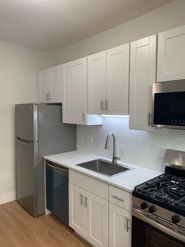 35 Mount Hood 7, Boston, MA 02134