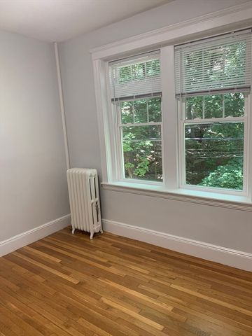35 Mount Hood 7, Boston, MA 02134