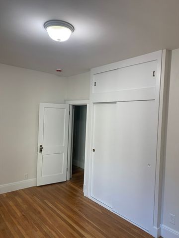 35 Mount Hood 7, Boston, MA 02134