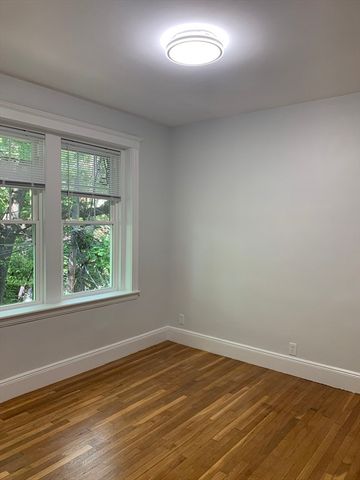 35 Mount Hood 7, Boston, MA 02134