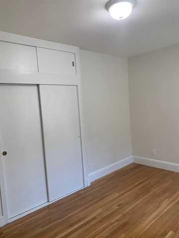 35 Mount Hood 7, Boston, MA 02134