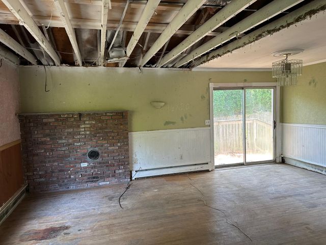 12 Hampton Road, Sound Beach, NY 11789