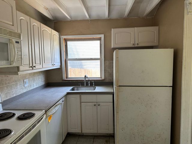 12 Hampton Road, Sound Beach, NY 11789