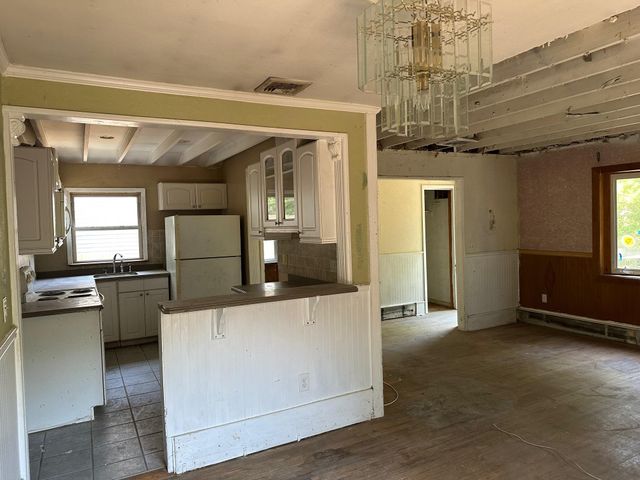 12 Hampton Road, Sound Beach, NY 11789