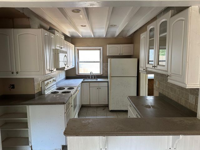 12 Hampton Road, Sound Beach, NY 11789