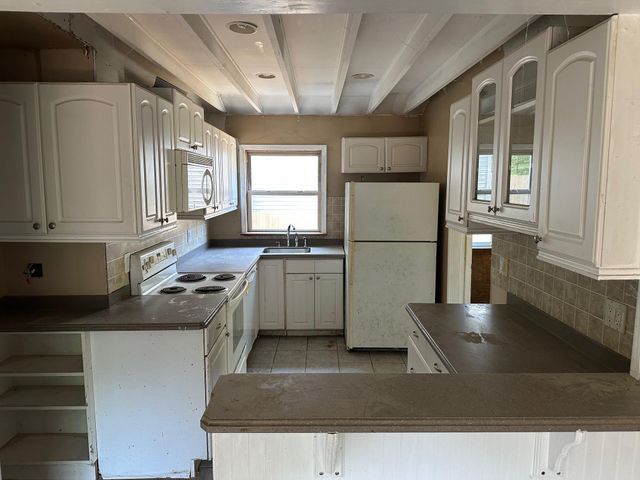 12 Hampton Road, Sound Beach, NY 11789