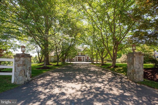 8800 SAUNDERS LN, Bethesda, MD 20817