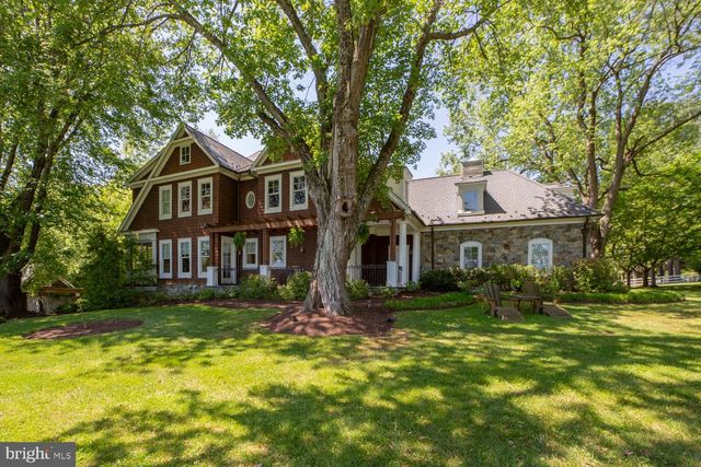 8800 SAUNDERS LN, Bethesda, MD 20817
