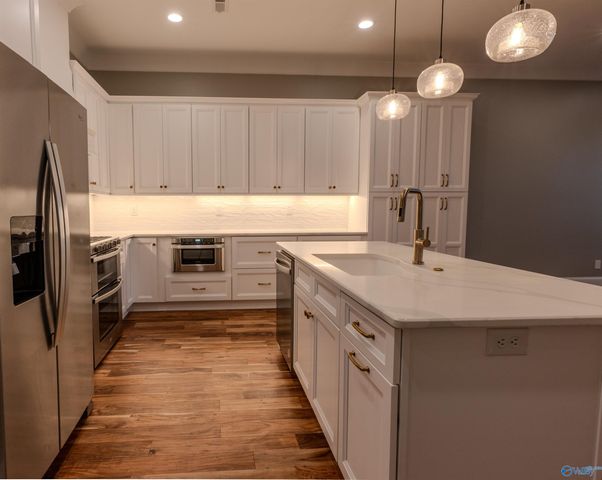 109 Whistling Straits Way, Guntersville, AL 35976