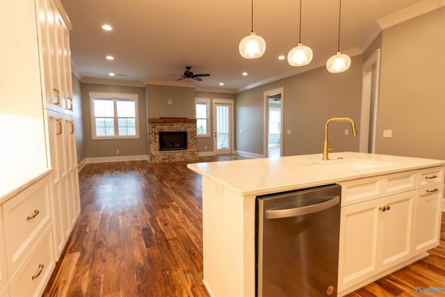 109 Whistling Straits Way, Guntersville, AL 35976