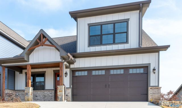 109 Whistling Straits Way, Guntersville, AL 35976