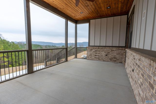 109 Whistling Straits Way, Guntersville, AL 35976