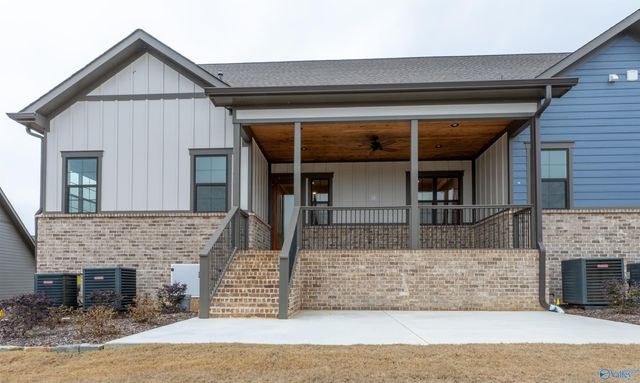 109 Whistling Straits Way, Guntersville, AL 35976