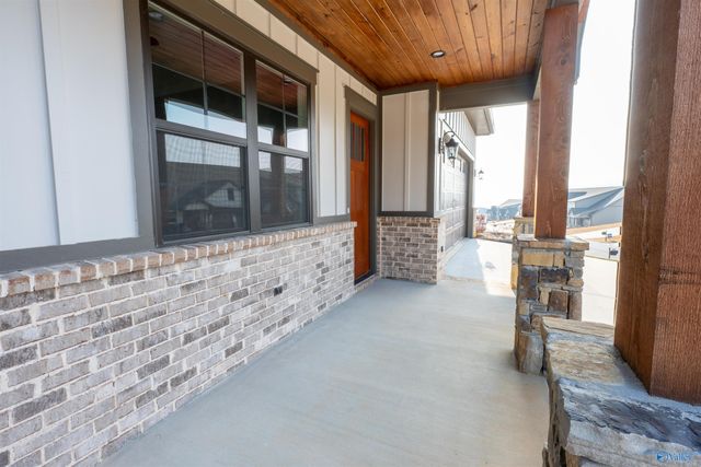 109 Whistling Straits Way, Guntersville, AL 35976