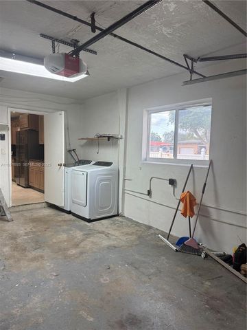 640 N 71st Ter, Hollywood, FL 33024