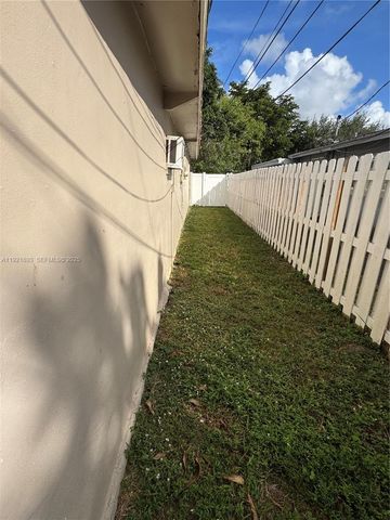 640 N 71st Ter, Hollywood, FL 33024
