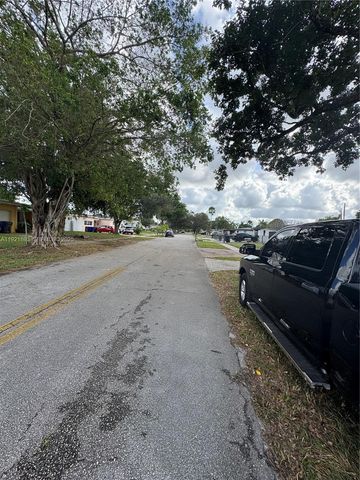 640 N 71st Ter, Hollywood, FL 33024