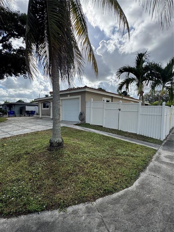 640 N 71st Ter, Hollywood, FL 33024