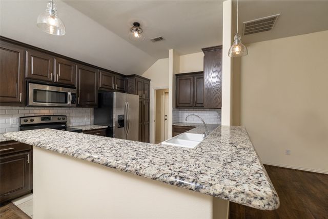 405 Kimbrough Road, Azle, TX 76020