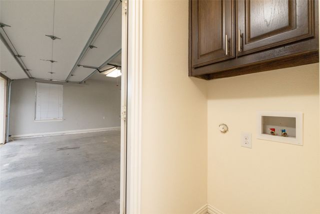 405 Kimbrough Road, Azle, TX 76020