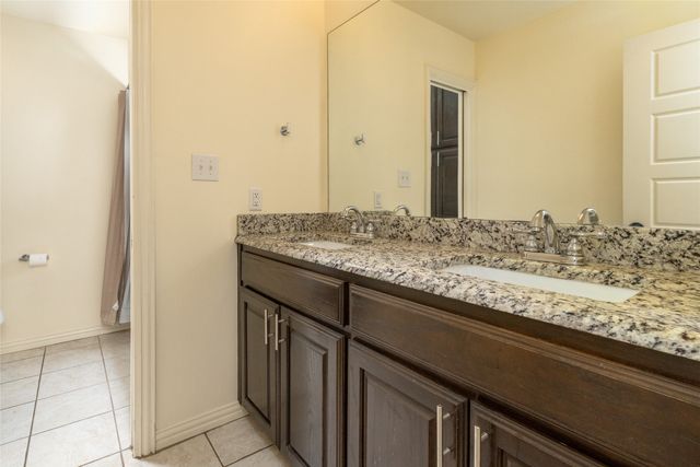 405 Kimbrough Road, Azle, TX 76020