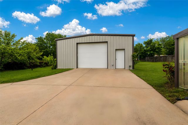 405 Kimbrough Road, Azle, TX 76020