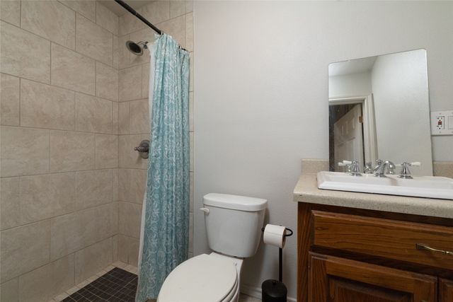 405 Kimbrough Road, Azle, TX 76020