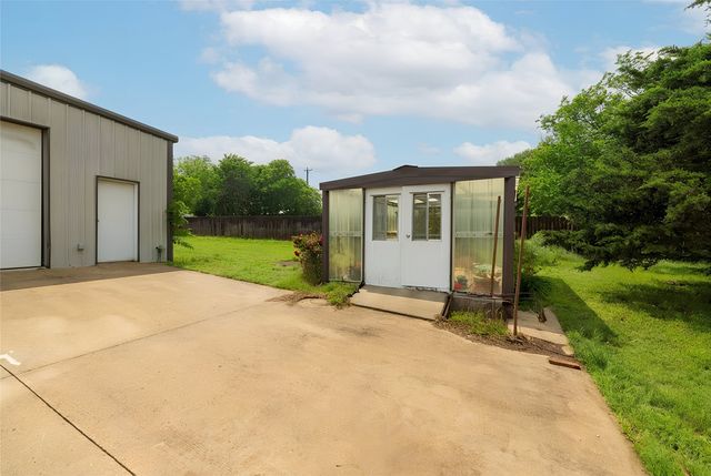 405 Kimbrough Road, Azle, TX 76020