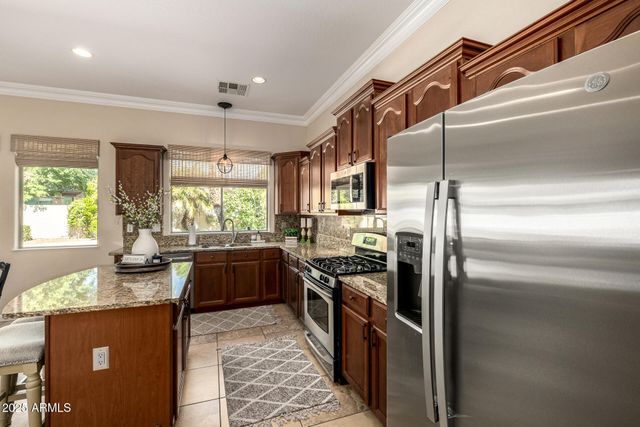 1090 E Elgin Street, Gilbert, AZ 85295