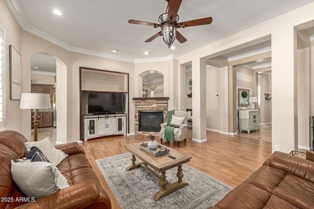 1090 E Elgin Street, Gilbert, AZ 85295