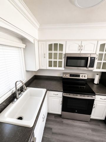 510 Lake Shore Drive 20, Lake Park, FL 33403